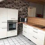 Carolinger Huettendorf אורחן 3*