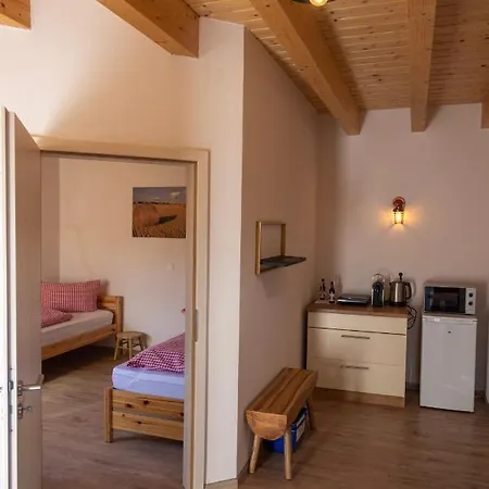 Inn Carolinger Huettendorf