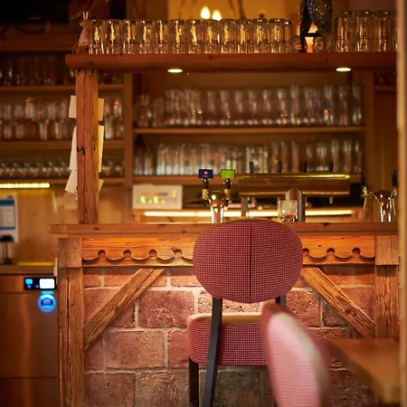 Carolinger Huettendorf 3*