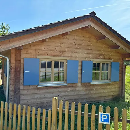 Carolinger Huettendorf 3*