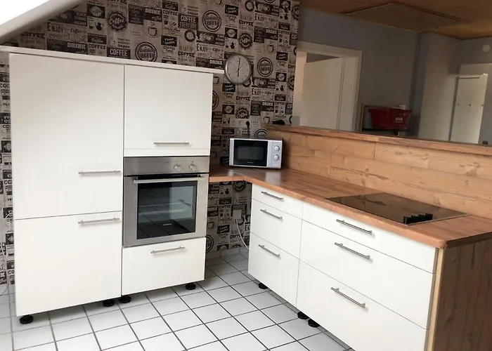 Carolinger Huettendorf 여관 3*