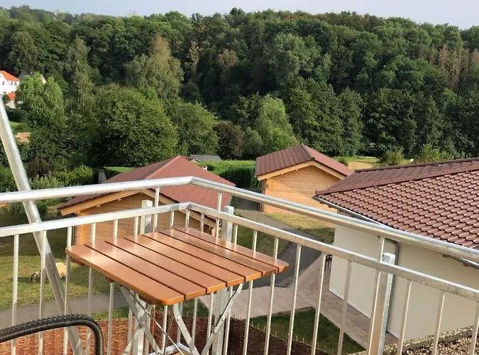 Carolinger Huettendorf 여관 3*