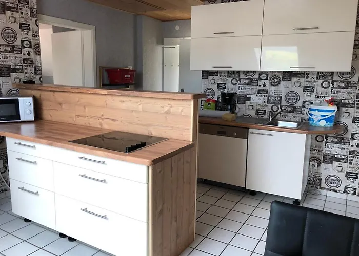 Carolinger Huettendorf 여관