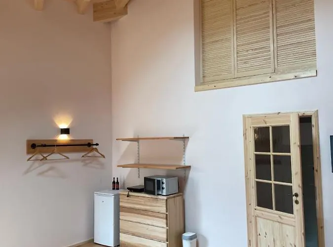 Carolinger Huettendorf 3*