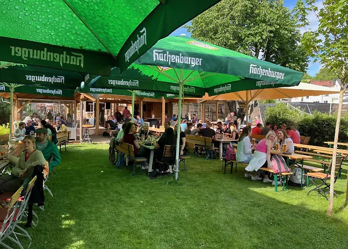 Carolinger Huettendorf