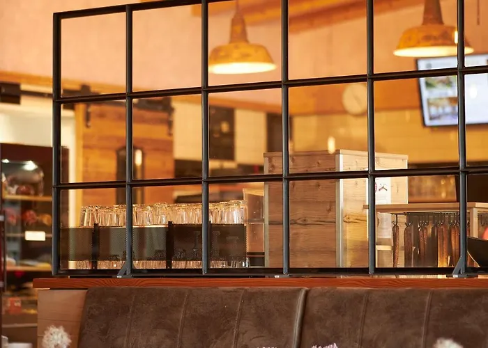 Carolinger Huettendorf 宾馆 3*