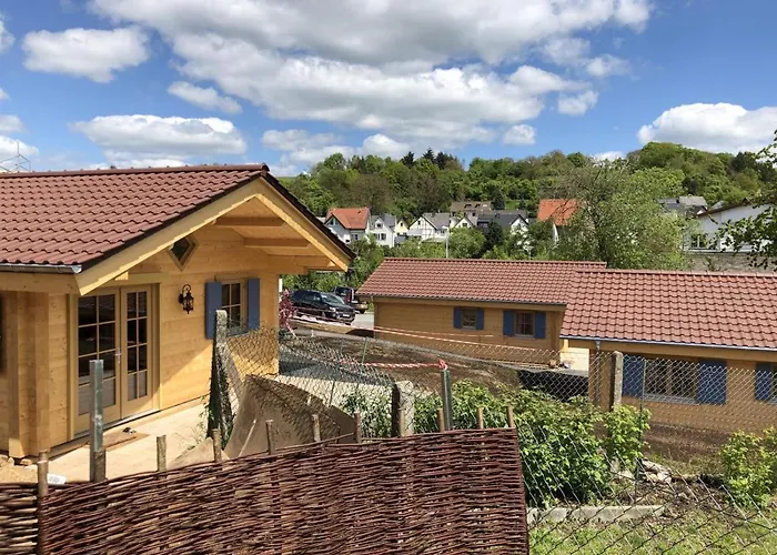 Carolinger Huettendorf 여관