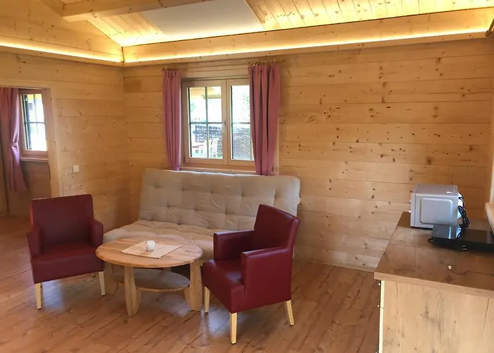 Carolinger Huettendorf 宾馆 3*